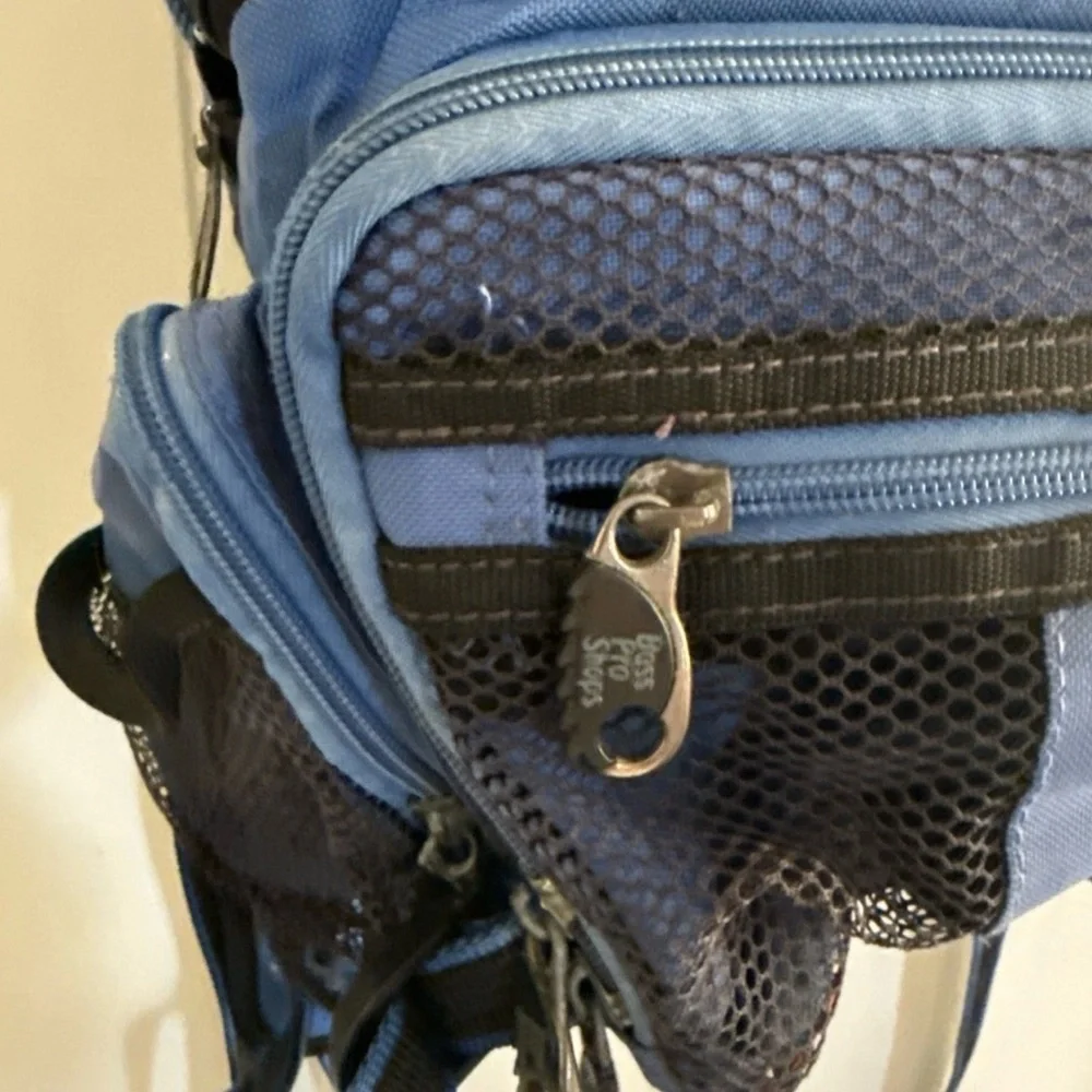 Bass Pro Shop Extreme Qualifier Camping Bag